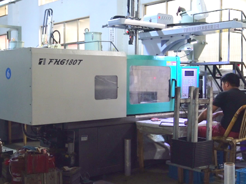 New Plastic Injection Molding Machine Product Type